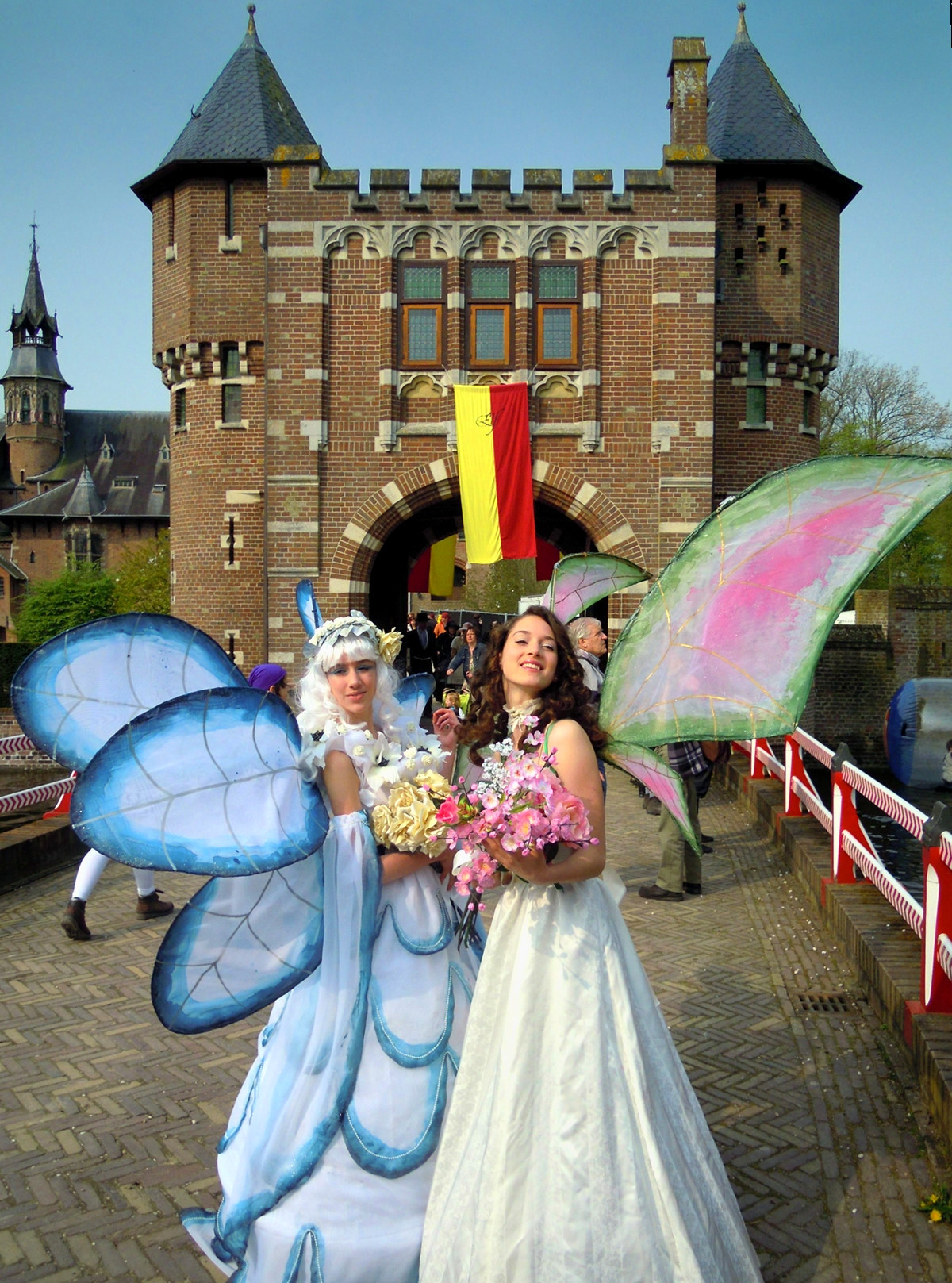 Two fairies at the Elf Fantasy Fair at Castle de Haar. Credit Juvarra