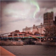 Bridge . . #montreal #igersmontreal #igersmtl #urban #city #architecture #photooftheday #streetphotography #oldmontreal #vieuxmontreal #canada #hipstamatic #hipstaoftheday #MakeBeautiful