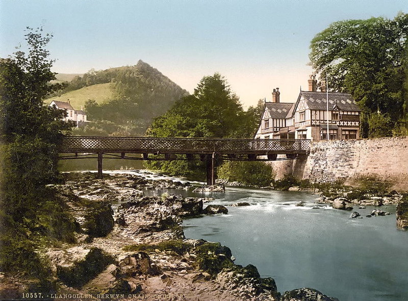 Chain Bridge Hotel, Berwyn Valley, Llangollen