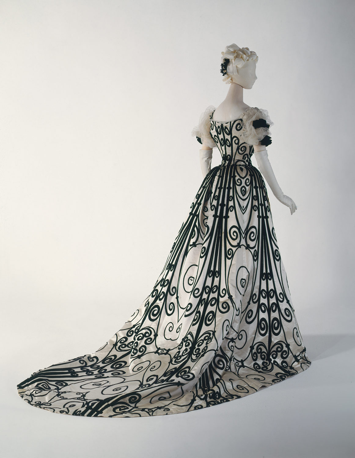 1900 Ball gown. French. House of Worth. Silk. metmuseum