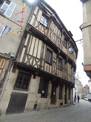 Rue Buffon, Semur-en-Auxois - timber framed building towards Place Notre Dame