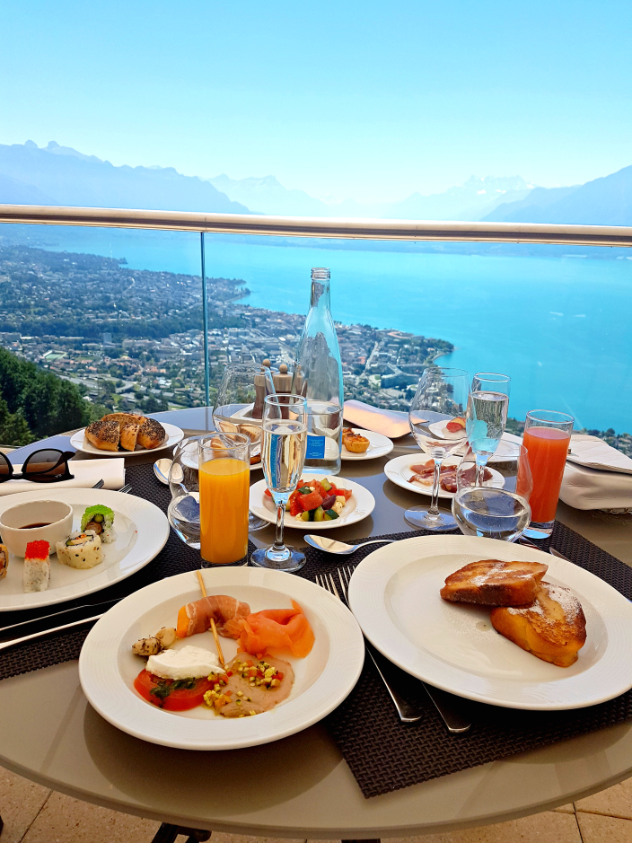 Brunch above the Clouds(005b)