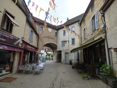 Rue Buffon, Semur-en-Auxois - La Porte Guillier - Delicesde Byzance