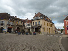 Rue de l'Ancienne Comédie, Semur-en-Auxois - Office de Tourisme, La Porte Guillier and Restaurant Cafe des Arts