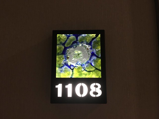 門牌上裝飾用的琉璃，每間房間好像都不一樣@屏東恆春墾丁怡灣渡假酒店