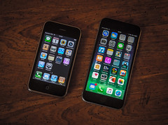 iPhone 3G (2008) / iPhone 6s (2015)