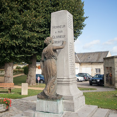 Vic-sur-Aisne war memorial