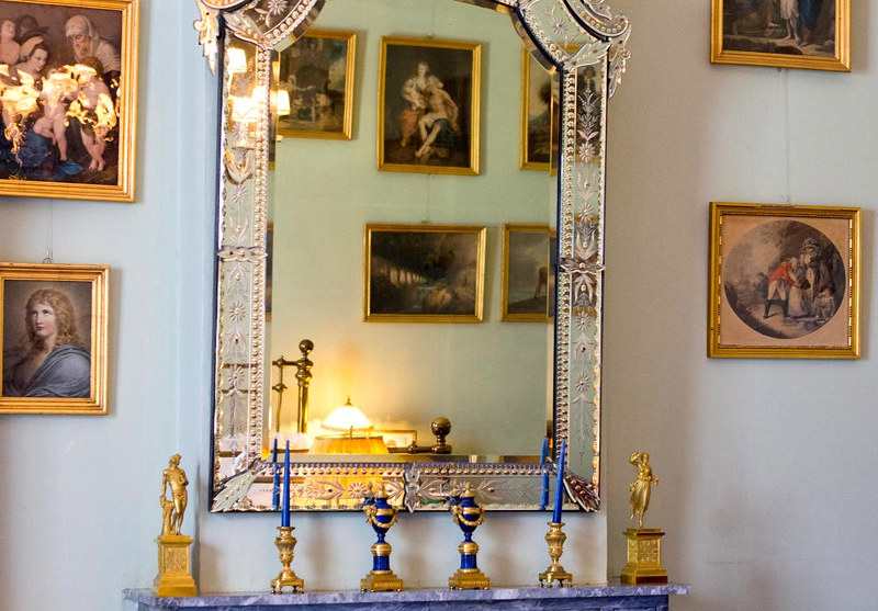 Doorn House decorative mirror. Credit Hans Splinter, flickr