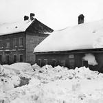 1955 Schnee im Markt sw