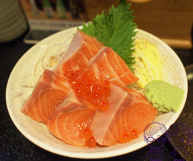 19 魚日式料理 鮭魚親子丼飯