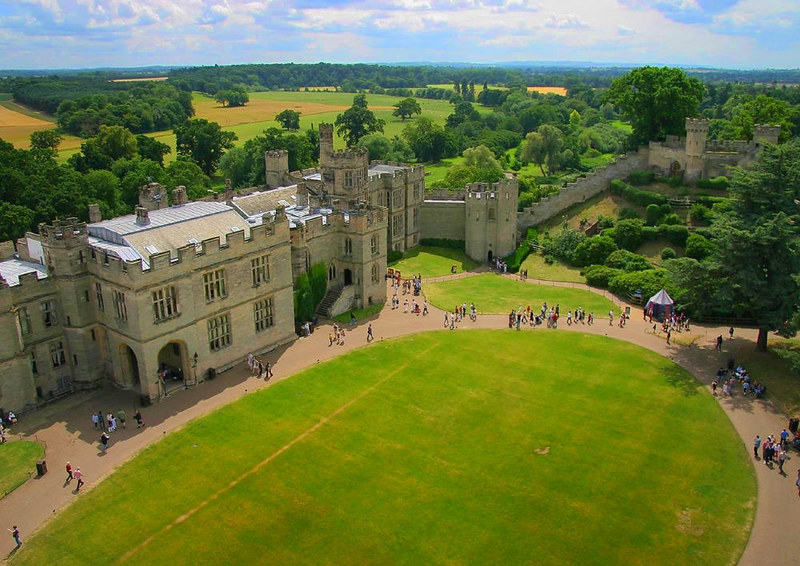 Warwick Castle. Credit Paul Reynolds, flickr