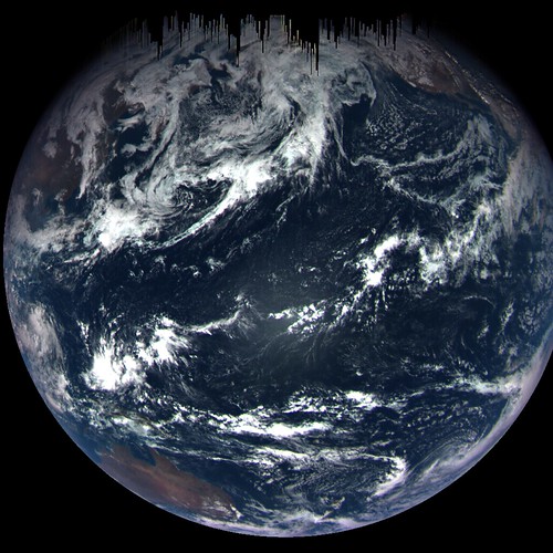 OSIRIS-REx Views the Earth During Flyby