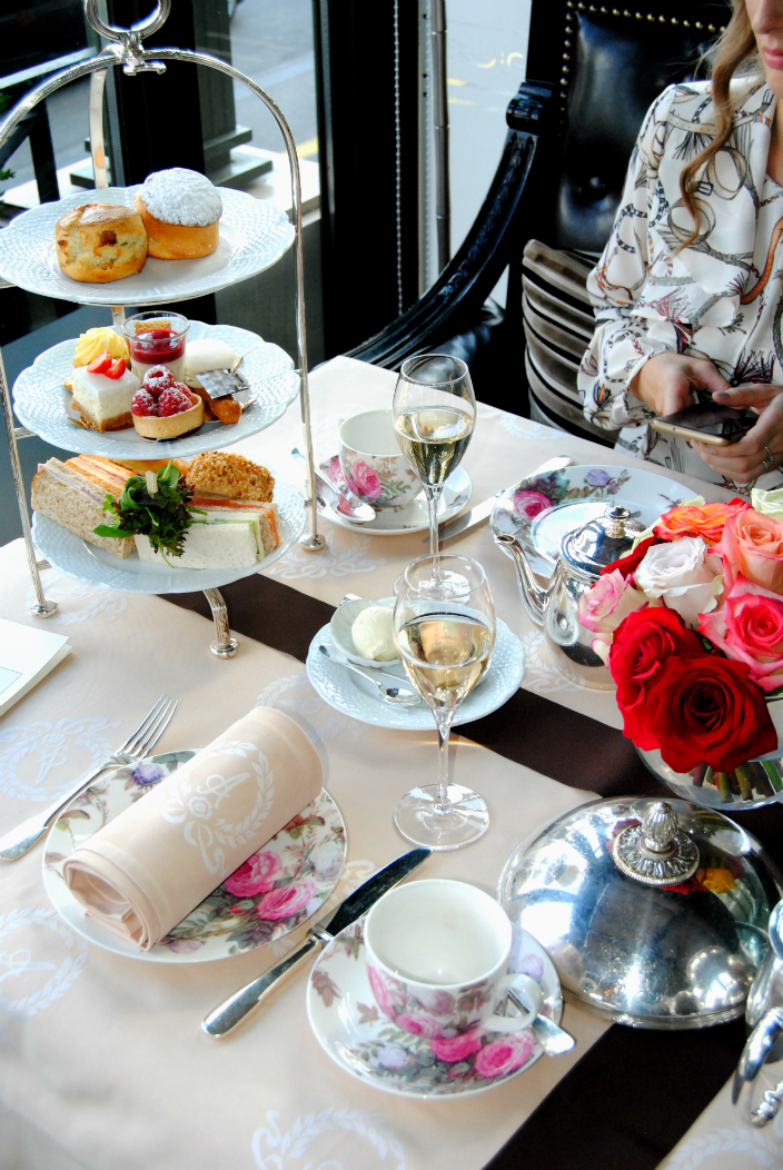 Tea time at Hotel d`Angleterre (002b)