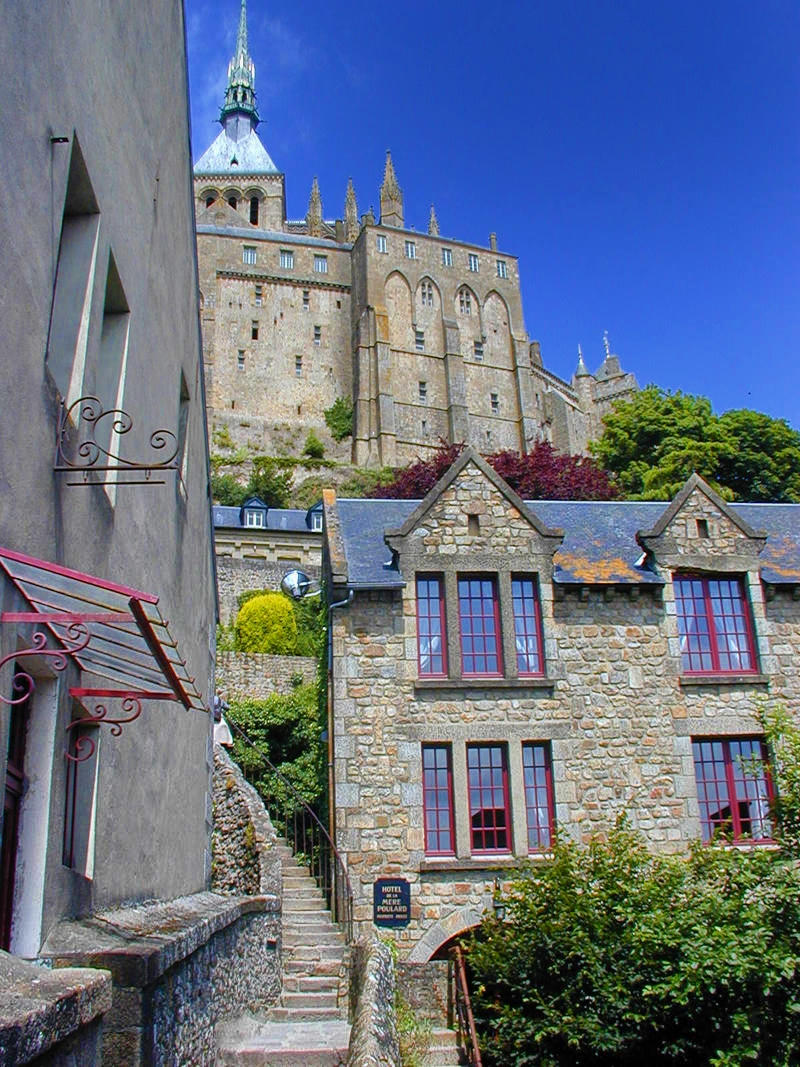 Mont Saint-Michel, Street