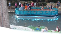 San Antonio's ---NEW--- River Walk barges (Sun., 10/1/17)