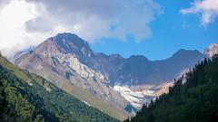 Tsana -widok na szczyt Curungal 3619m i Savi Ucnobi (Czernaja Nieznakomka) 4114m