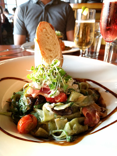 spinach fetticini with red-wine soaked figs, arugula, goat cheese and pancetta @ Truffle Pig