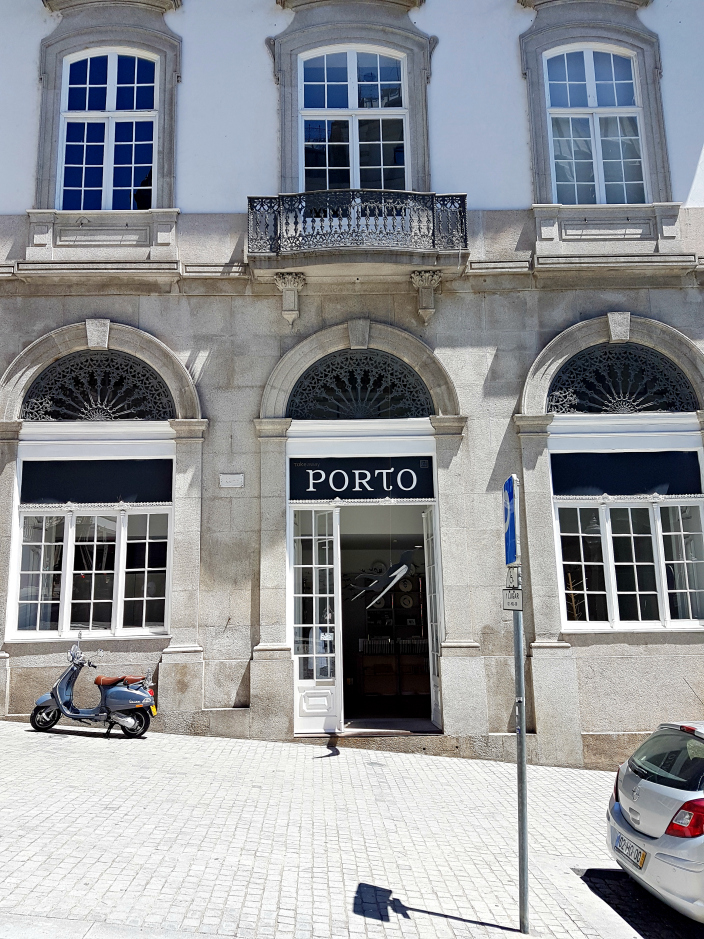 Old Beautiful Porto (005b)