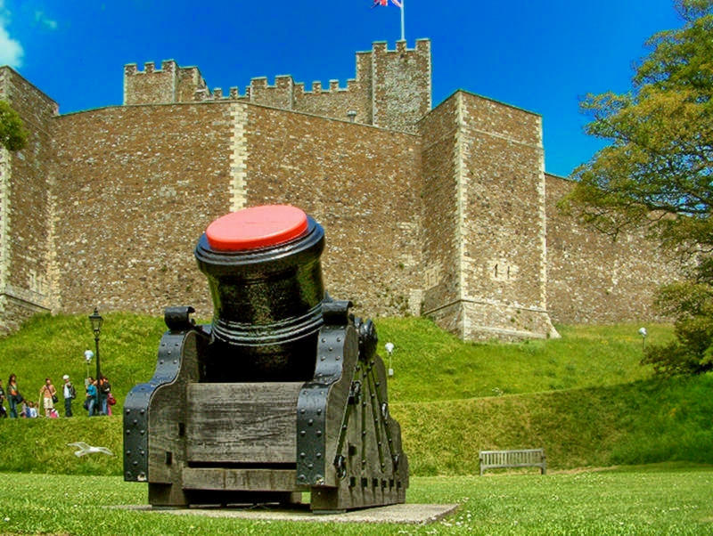 Cannon at Dover Castle. Credit Anguskirk, flickr