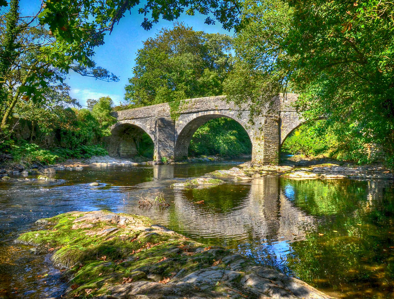 Bridge over the River Dart, Devon. Credit Baz Richardson