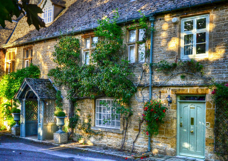 Cotswold cottages, Stow-on-the-Wold, Gloucestershire. Credit Baz Richardson, flickr