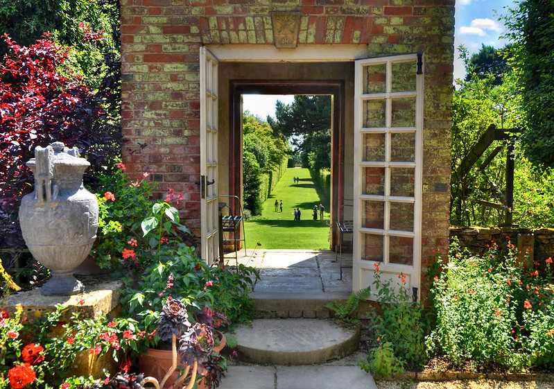 Hidcote Manor Garden, Gloucestershire. Credit Baz Richardson, flickr