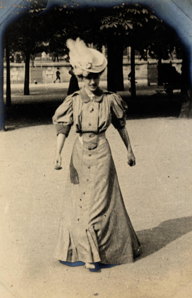 A fashionable woman in the Tuileries Garden, Paris, 1906