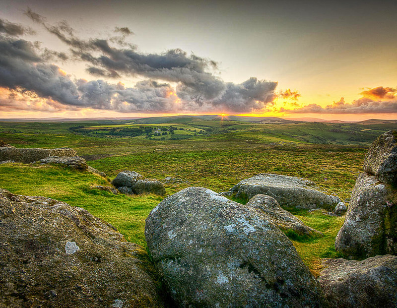 Sunset at Haytor, Dartmoor. Credit Simon Vogt, flickr