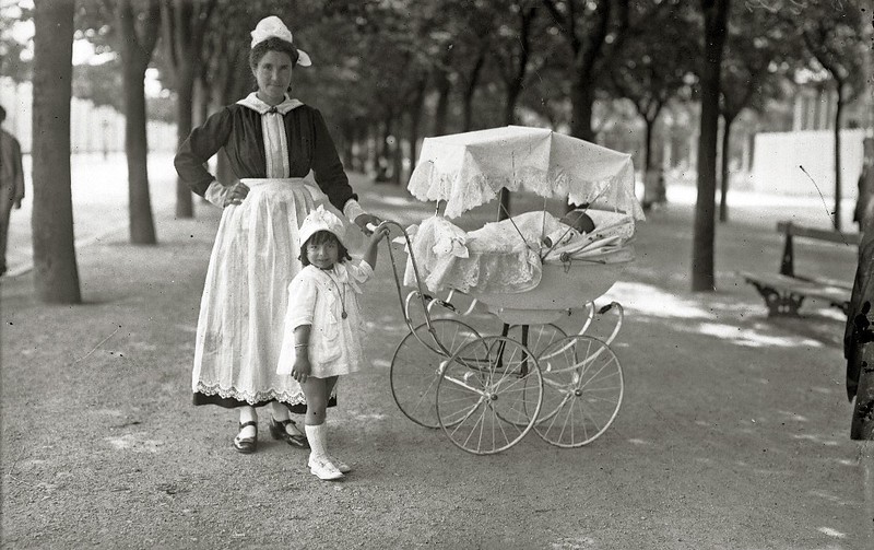1917. Children with their Nanny on the Paseo de la Concha, San Sebastian, Spain