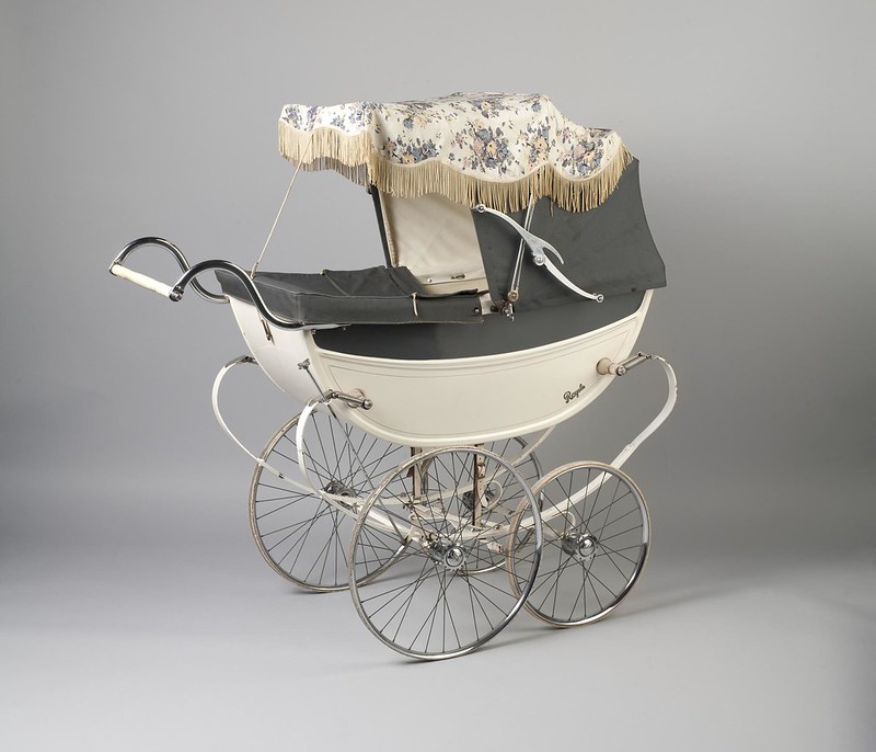 1959 Baby's Royale pram made in England by A & F Saward. V&A museum