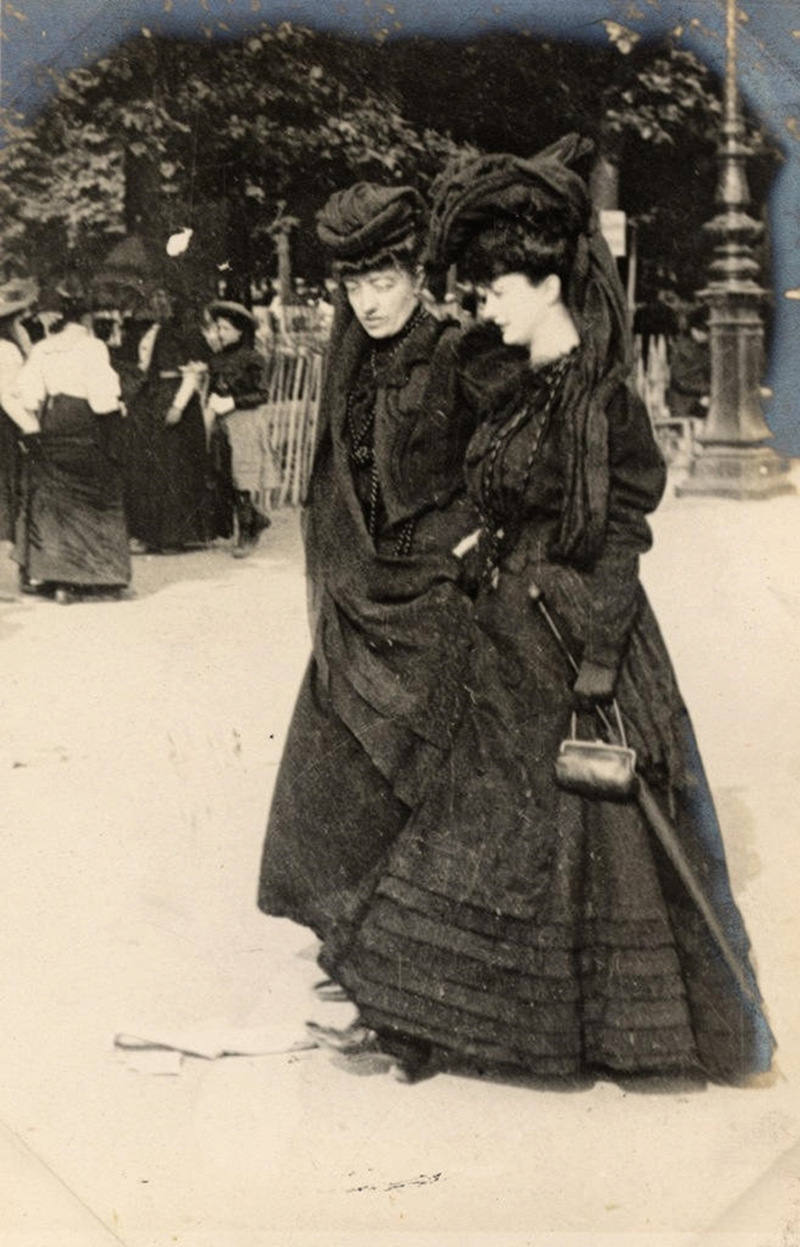Two ladies in mourning dress, Paris, 1906