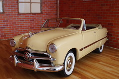 1949 Ford Custom Diecast 1:24 made by Danbury Mint