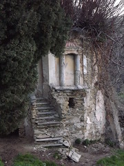 Tombeaux et cimetières de Corse