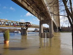 Ponts sur la Seine pendant les inondations  Conflans-Ste-Honorine