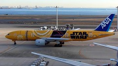 Star Wars jet by ANA, Haneda Airport