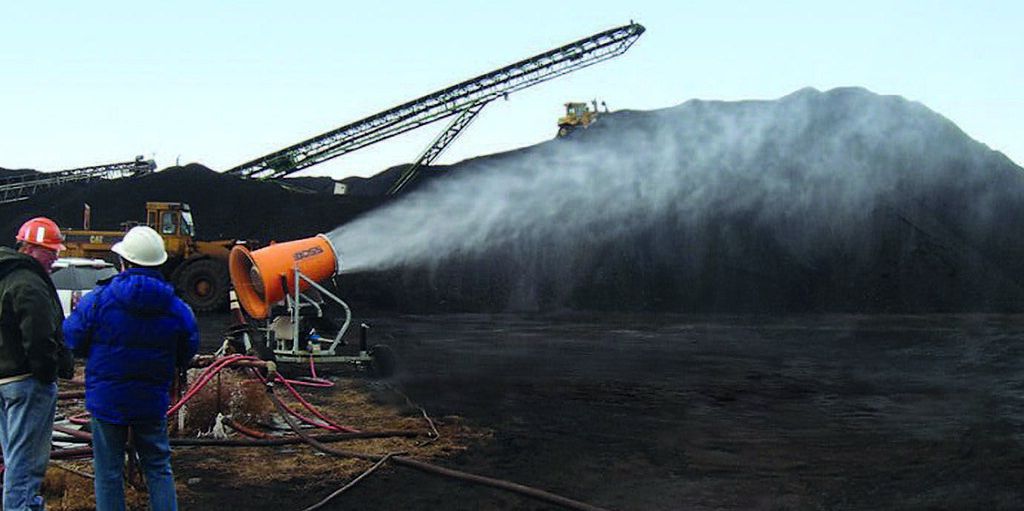 Процесс увлажнения угольной пыли