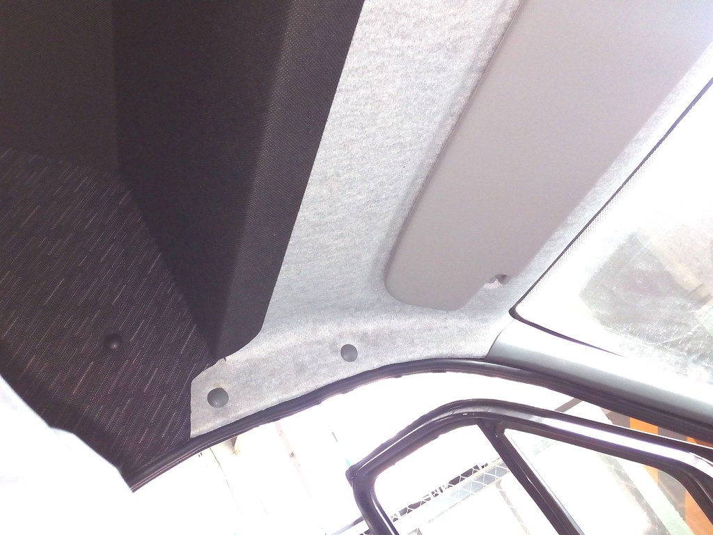 Потолок над сиденьями водителя и пассажира у спальника «Луидор-Тюнинг» имеет травмоопасный выступ под углом 90°
