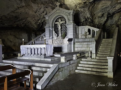 la Sainte Baume (le sanctuaire la grotte de Marie Madeleine) dans le Var-8-cliche Jean Weber