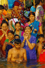 2014 NI Ganga Ritual Bathing