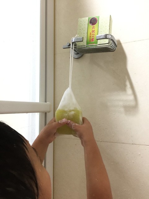 玉璨手作皂-頂級艾膚蜂蜜薰衣草精油手工皂