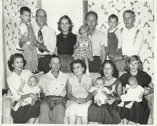 1950s 1950sfamilyportrait 1951familyportrait 1950sgroupphoto 1950sfamilypicture 1950sfamilyphoto
