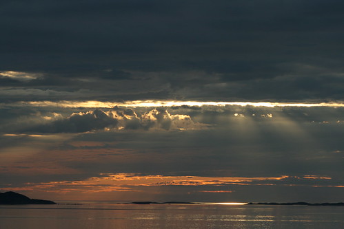 ocean light sunset sea sky sunlight water norway reflections islands skies sunrays bolga nordland meløy britamora åmnes