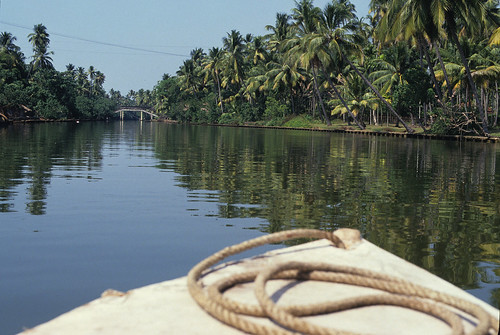 india boat canal kerala backwaters boatride navigating kovilthottam