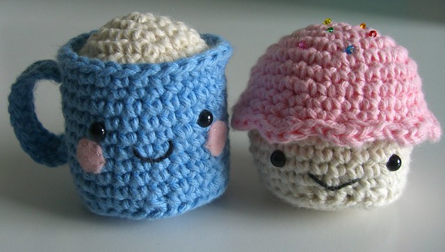 Free Crochet Pattern - Amigurumi Cupcake from the Amigurumi Free