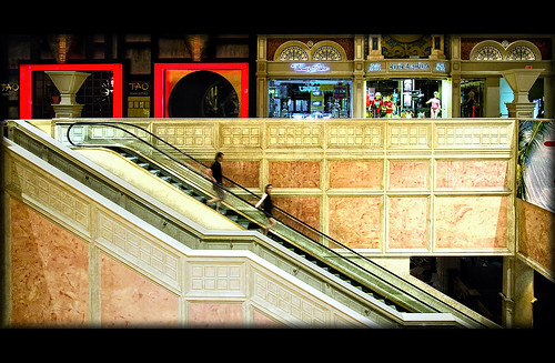 vegas venice italy rome mall shopping nevada escalator grand casino strip venetian restuarant sands tao palazzo venezia grandcanal vegasstrip grandcanalshoppes