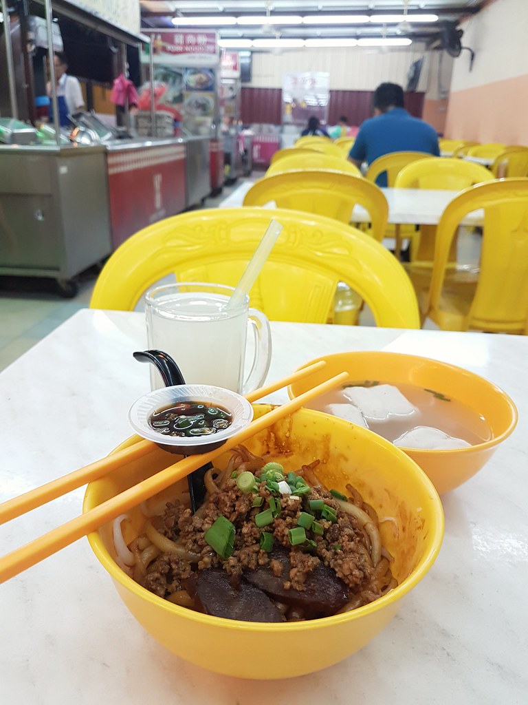 三井庄干捞老鼠粉 Dry Pork Rat Noodle $7 薏米水 Barlee $2 @ 天同饮食 Restoran Tian Tong KL BB Jalan Padang