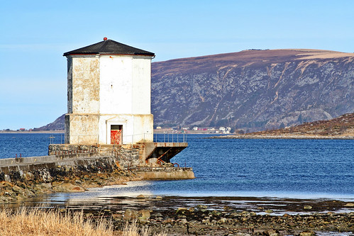 lighthouse northsea haramsøy gjerdet larigan phamilton hildre