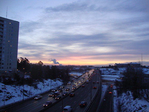 sunrise traffic sweden stockholm freeway rushhour february 730am essingeleden rusningstrafik