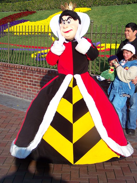 Queen of Hearts at Disneyland's Main Entrance | Flickr - Photo Sharing!