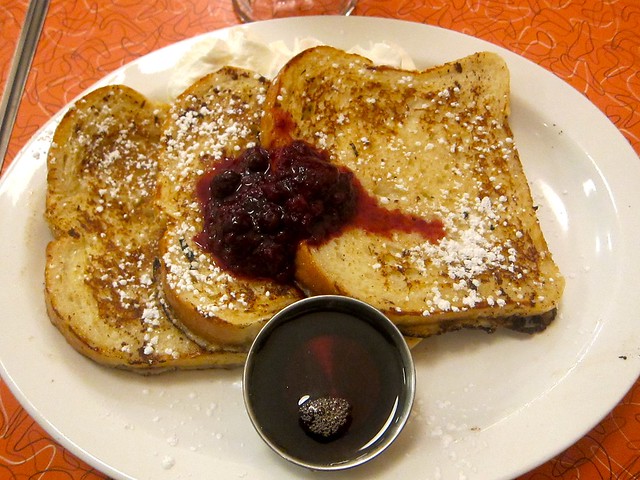 Cinnamon French Toast | Lucy's Eastside Diner